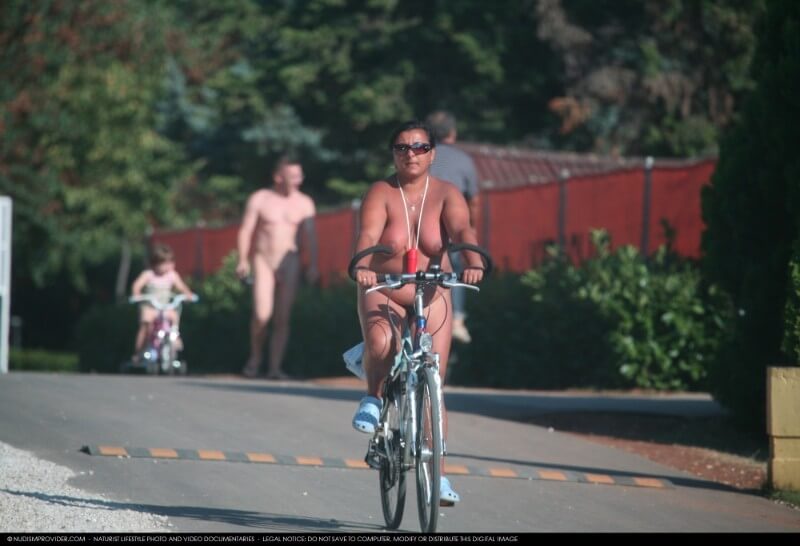 Naturists Road Biking pics - A spontaneous movement toward nudity