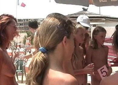 Jr Miss Pageant France - The concept of being without clothes