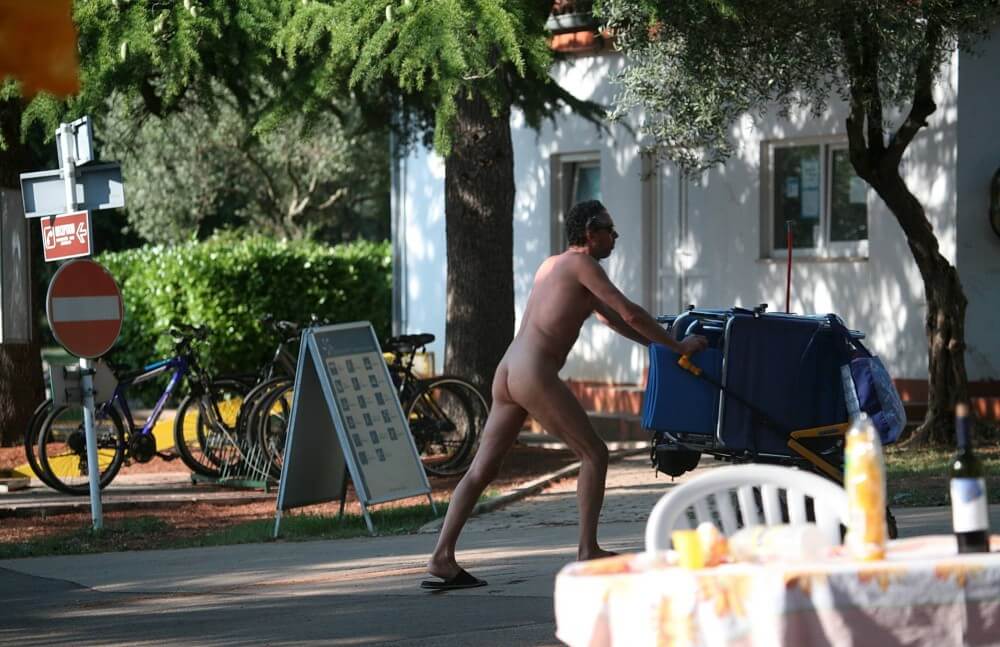 Park Side Street Pass-Bys photos - She went out completely naked