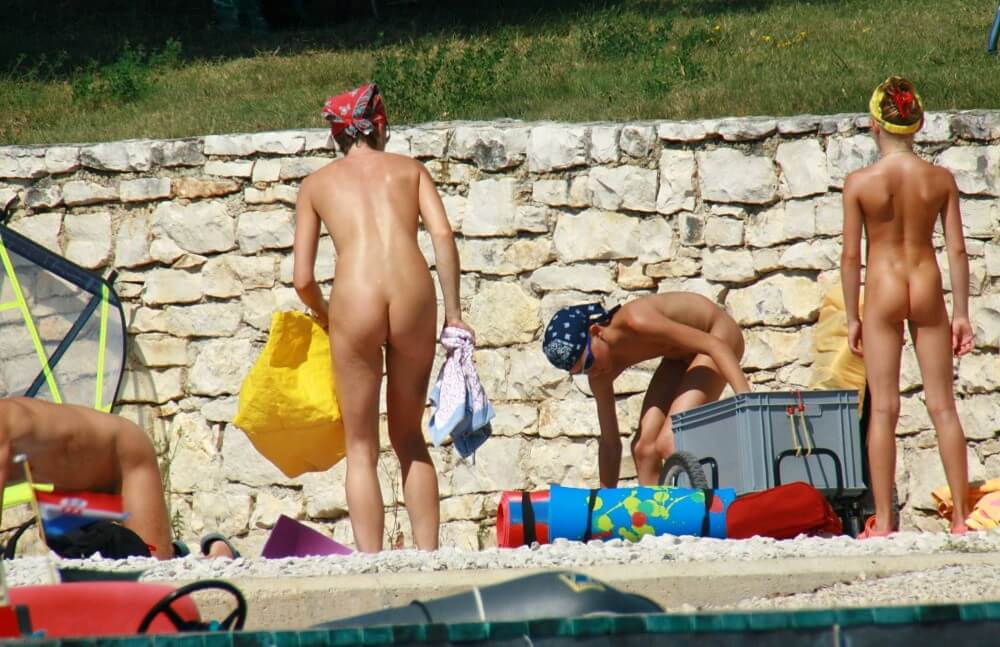 Sporty and Athletic Sands gallery - Nudism is based on human nature