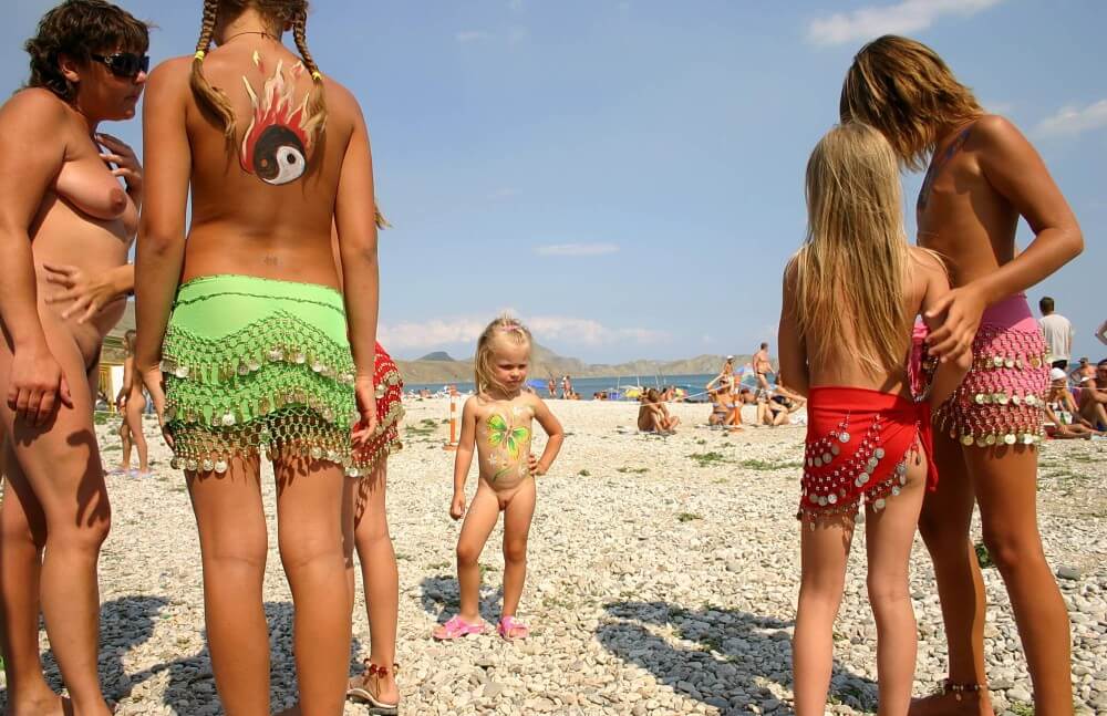 Pageant Model Profile One pics - Naturists love sunlight and fresh air