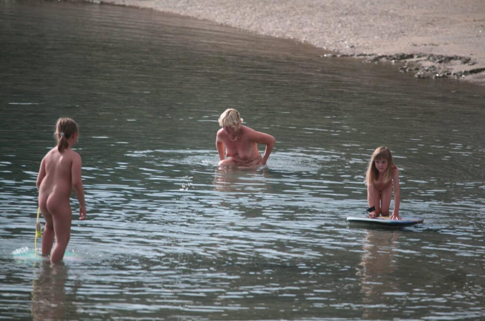 Naturism photo gallery # 14 - Must always be without clothes