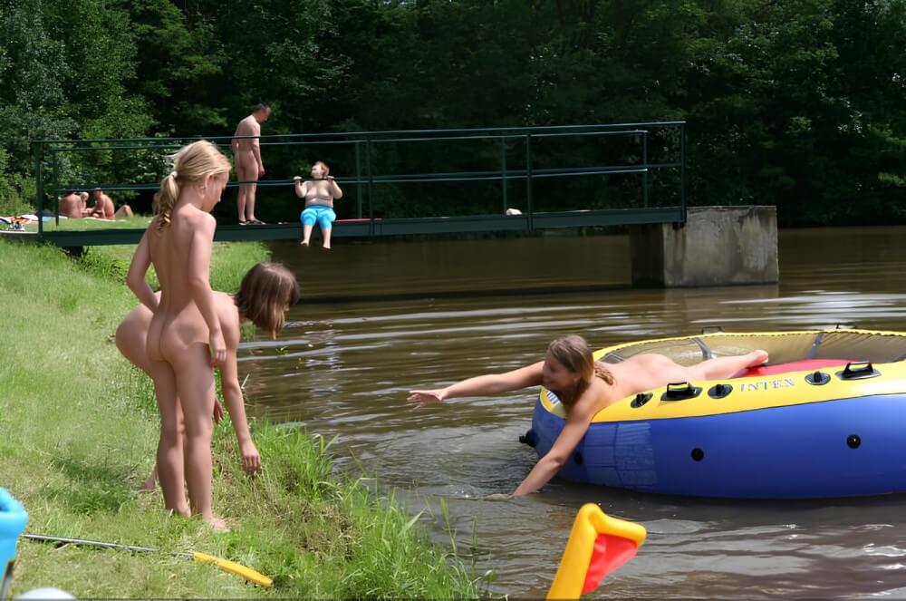 Naked Body gallery - Nudism is normal and fun