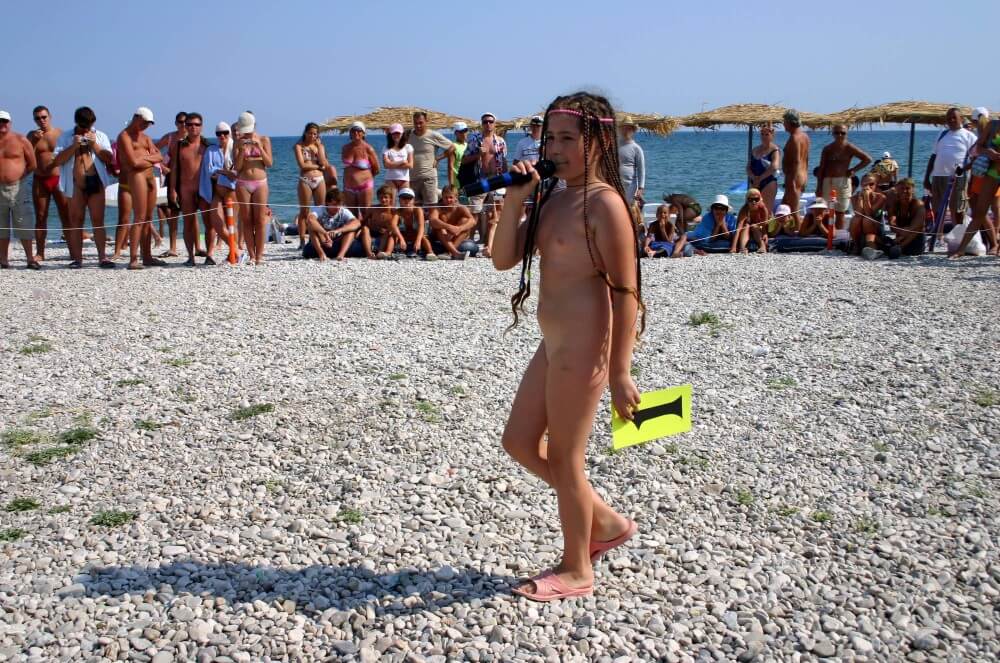 Naturist Mic Speech photos - Love for oneself and nature as the foundation of naturism