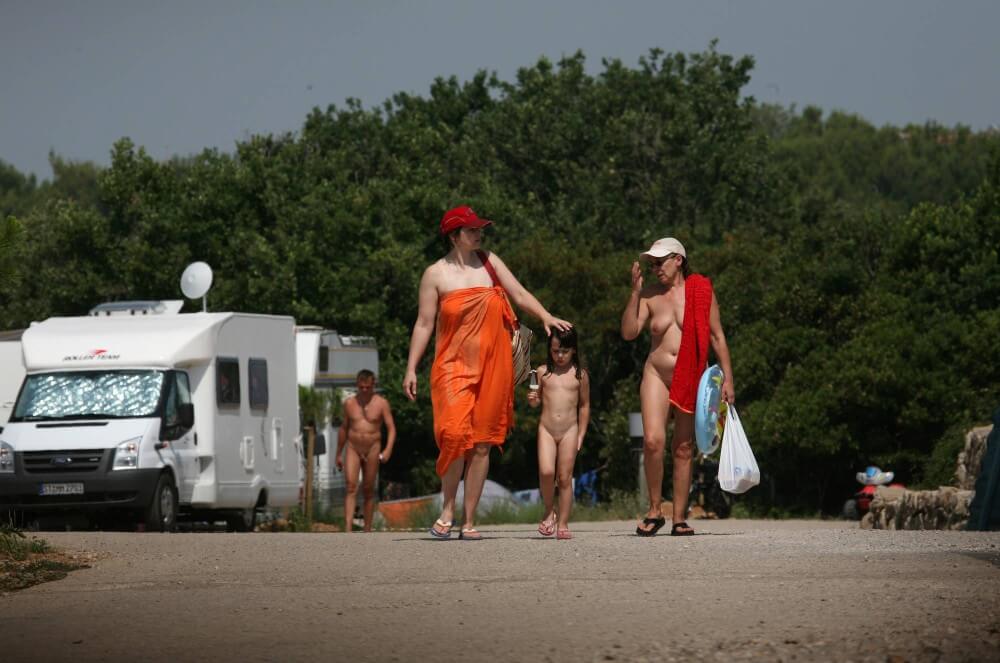 Bondi Beach Path Outskirt pics - Nudism teaches respect for the body and nature