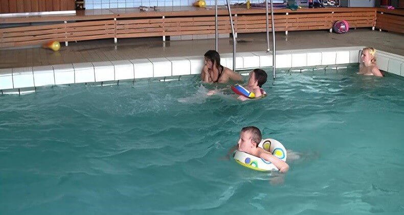 Swimming center club Full HD - Nudism helps us accept ourselves and others