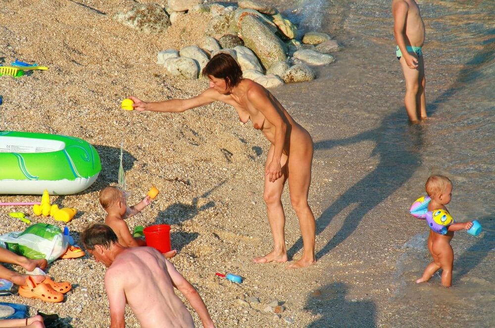 Ula Naturists Beach photo gallery - Nudism and naturism are closer to natural harmony