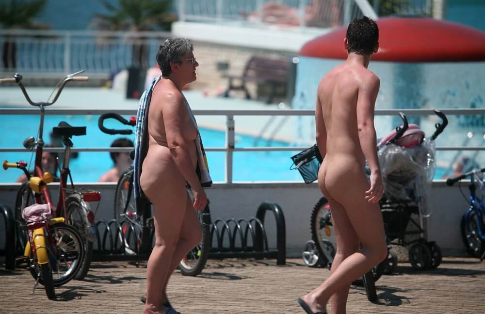 Sun-Soaked Sidewalk pics - Nudism helps to overcome shyness and insecurities