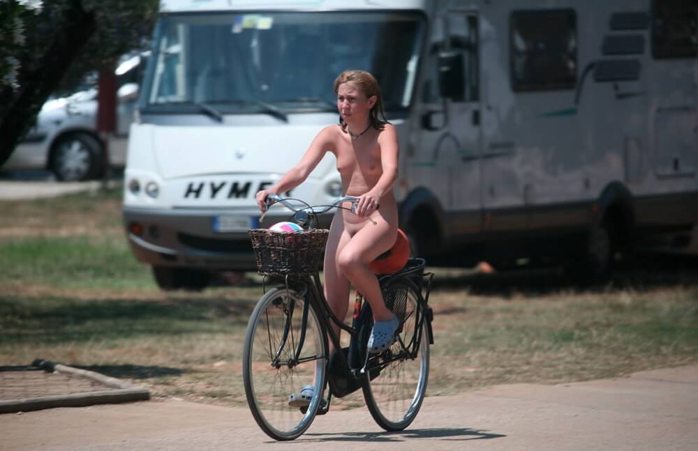 Leaving the Outdoor Site pics - The culture of the free body