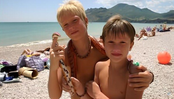 Premium Content # 23 - Naturism teaches us to accept ourselves and others without embarrassment