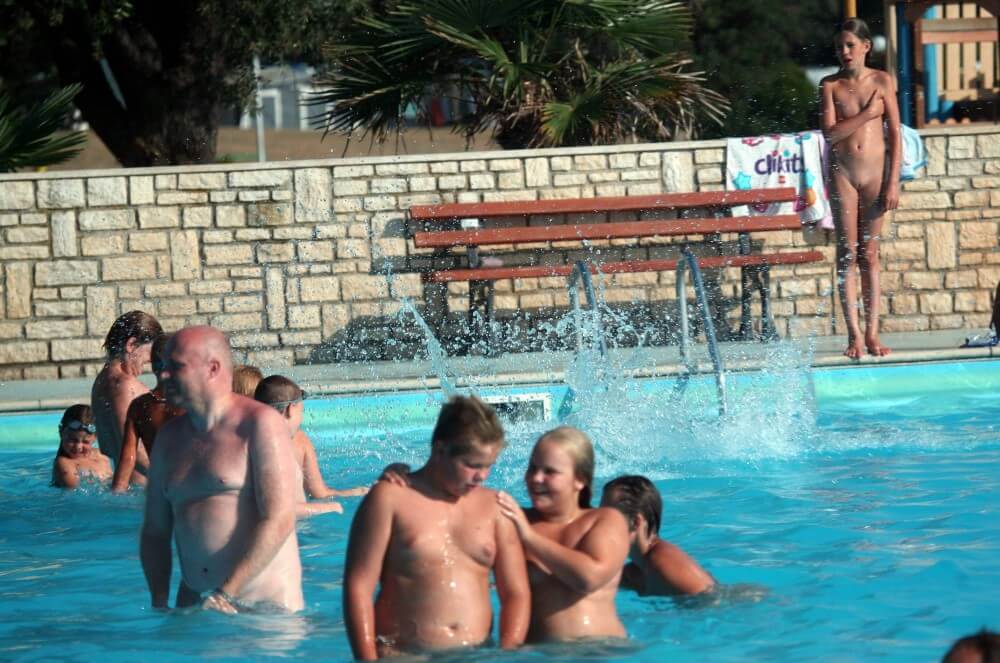 Naturist Pool Girls Profile pics - The Theory and Practice of Naturism