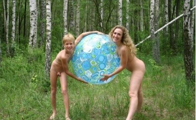 Crimea Family Sand Profile photo gallery - Living freely and naturally is the dream of naturism and nudism advocates