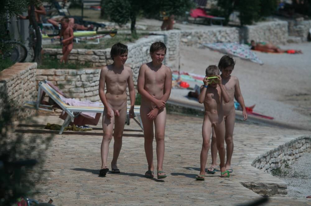 Shore walking nude - A naturist strives for inner harmony and emotional balance