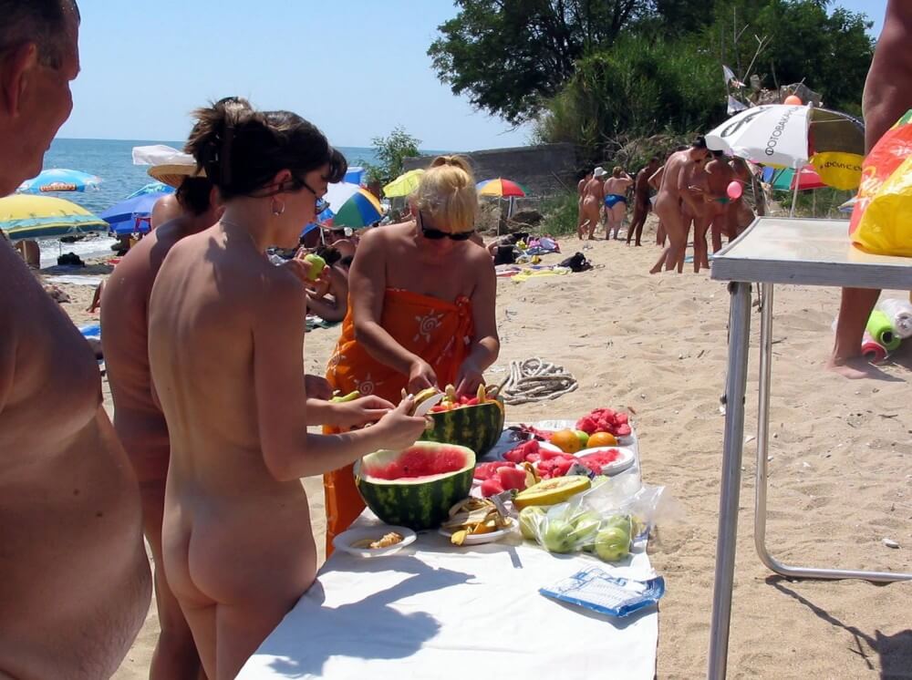 Bulgarian Nude Day Preps pics - Respect for differences is valued in the nudist movement