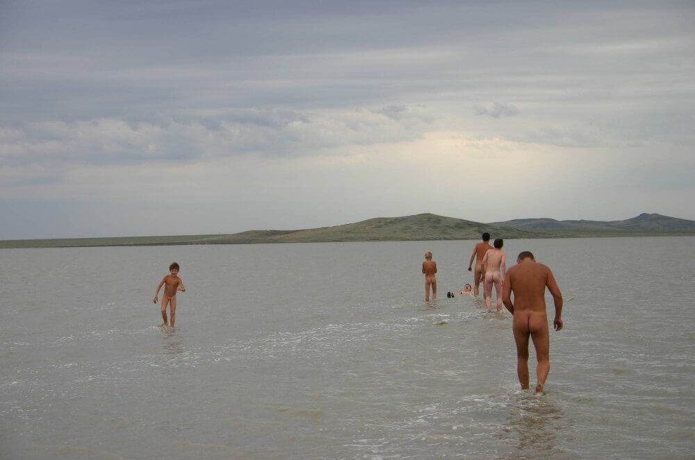 Black-Sea Body Mud Shots pics - Many consider a free body and nudism to be central to their lives