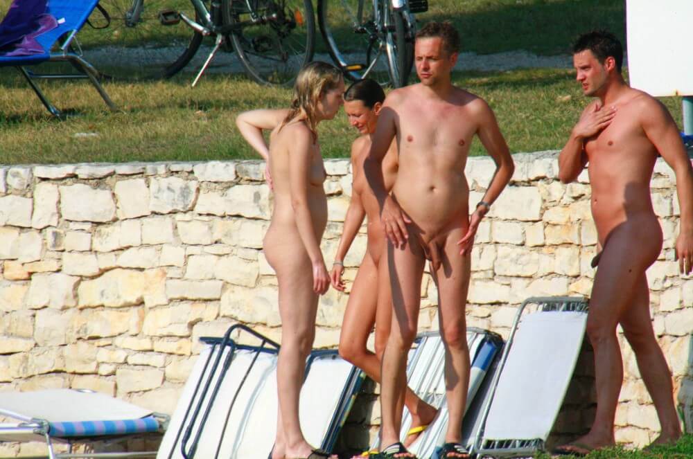 Ula FKK Couples Profile pics - Nudity is an expression of natural beauty and harmony