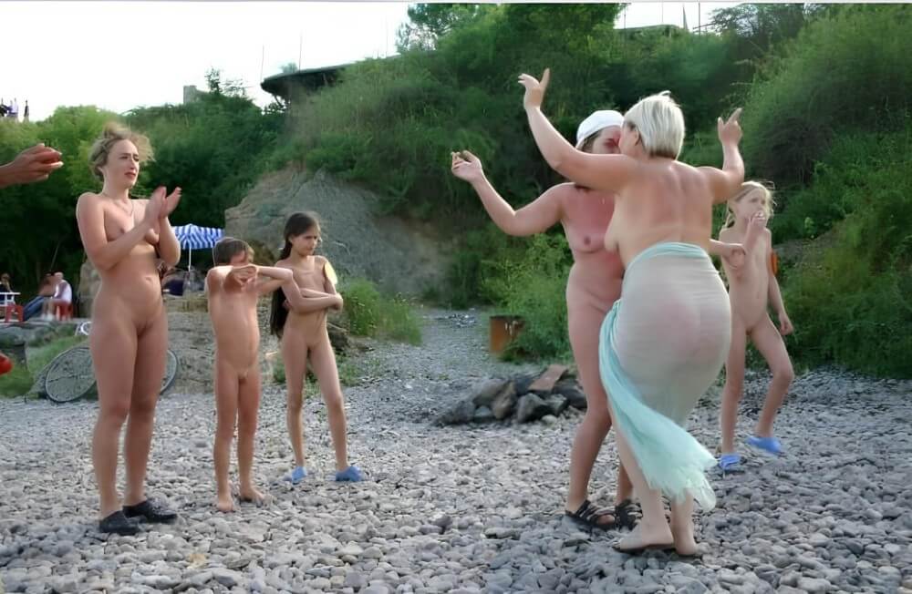 Dances on a beach pics - Nature is the best home for a naturist