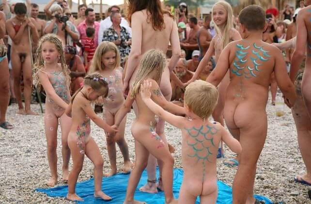 Large photo gallery nudism - Leaving the house while naked