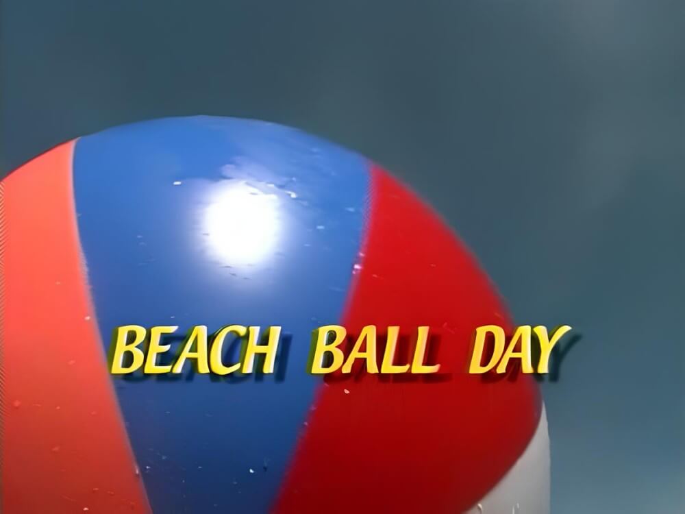 Enature- Beach ball day - Active naturists on vacation