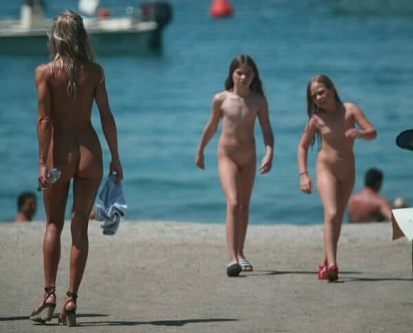 The nudism country photos - Nudism helps people overcome their insecurities