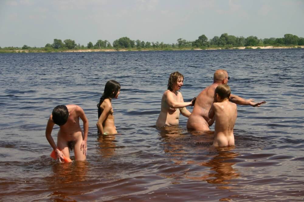 Kiev Water-Front Bathing pics - International Naturist Federation