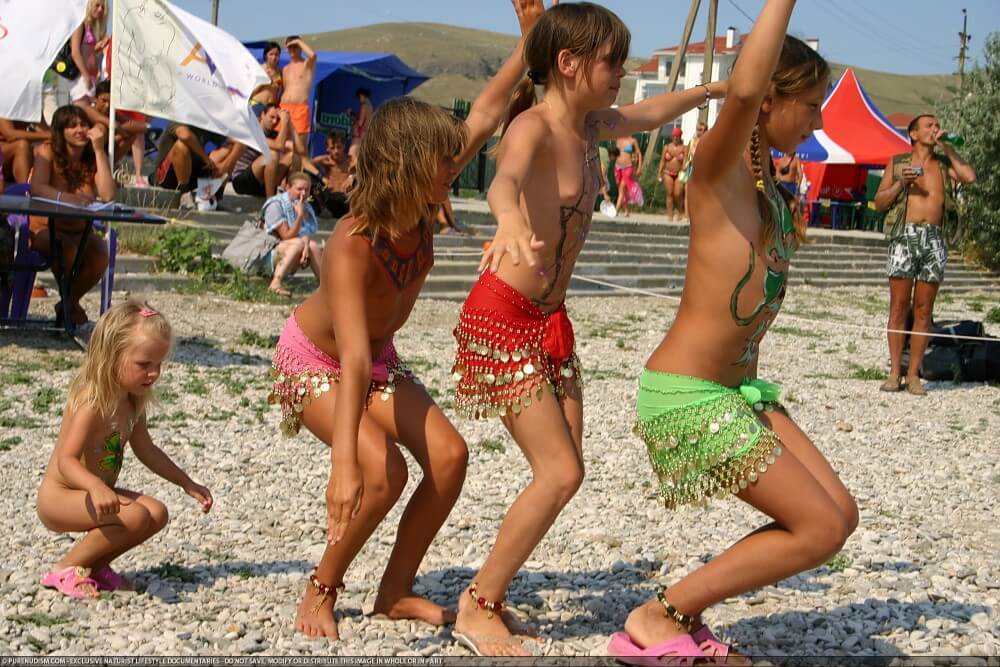 Festival and dancing photos - The emergence of naturism is linked to the name of Soren Sorensen