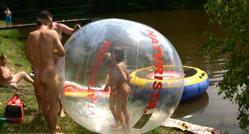 Daytime Family Picnic Full HD - Unrestricted freedom as the core value of nudism
