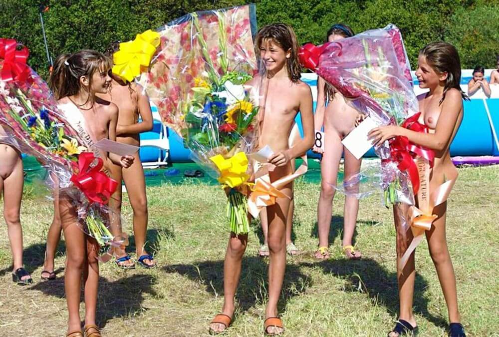 Nudism photo gallery # 2 - Nudism helps us accept ourselves and others