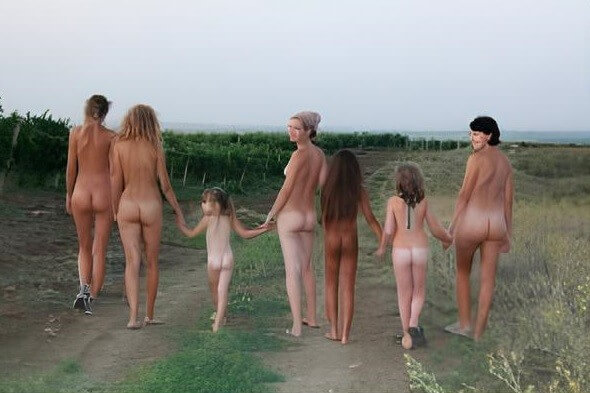 The Vineyard Tour photos - Nudism is part of life