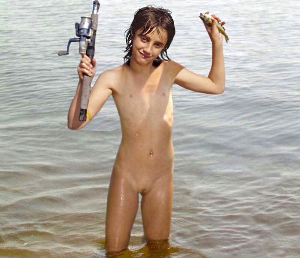 Naturism photo gallery # 42 - Participation in nudism contributes to personal growth