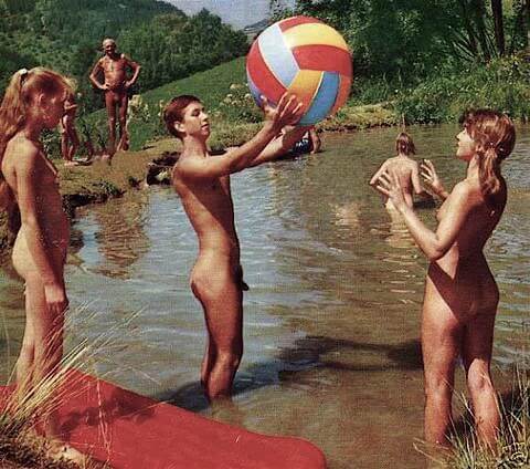 Vintage nudism photos - Nature provides inspiration and energy for the lives of naturists