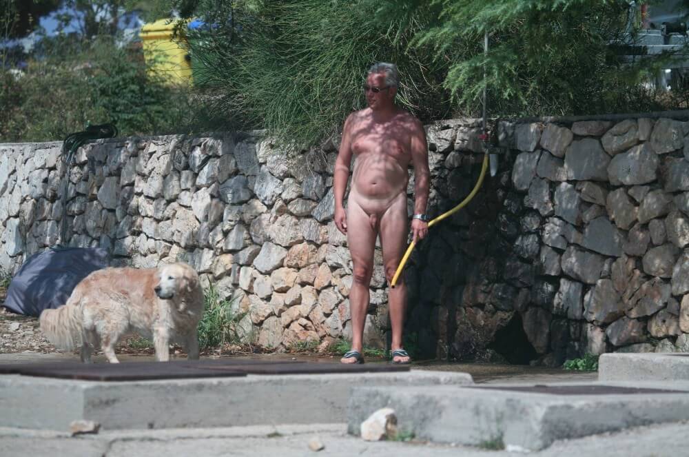 Shower-Wall Bath Parents pics - Lightness and ease as the main traits of naturists