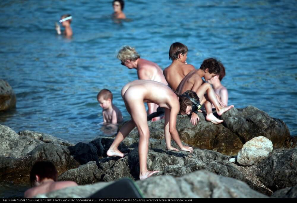 Summer day on the Black Sea photos - Nudism is based on naturalness and openness